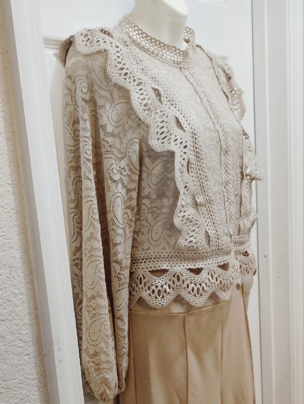 STEPS Lace Ruffle Cropped Top - Beige - Picture 2 of 6